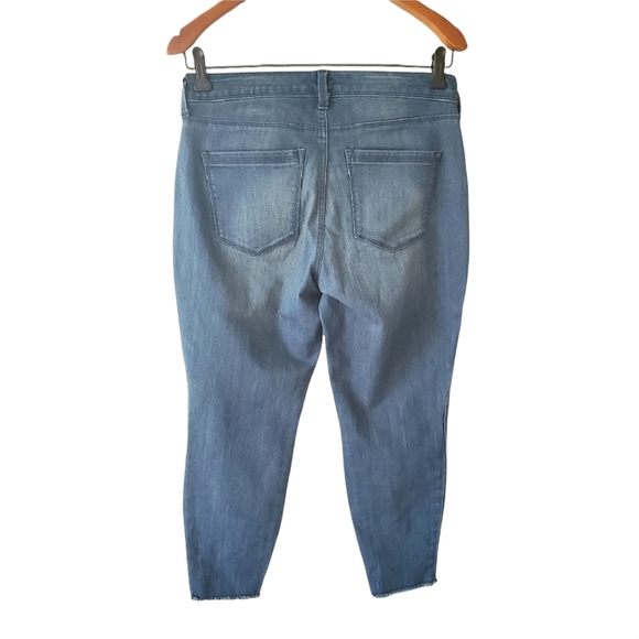 Bandolino Floral Embroidered Boho Hippie Festival Jeans Size 6 - Picture 2 of 6